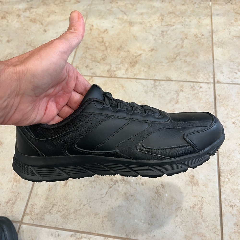 EXCELLENT CONDITION /SHOES CREWS BRAND WORK SNEAKERS